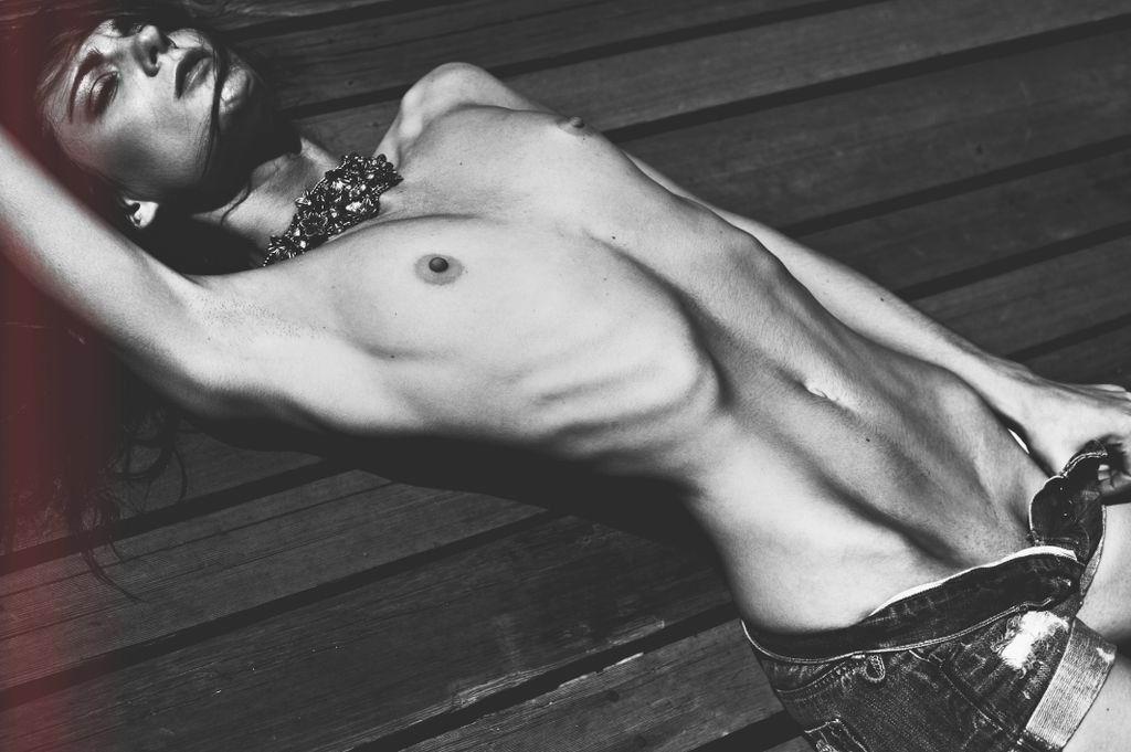 12P skinny anorexic girls showing off their bones