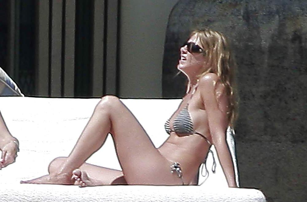 25P Best Of Jennifer Aniston