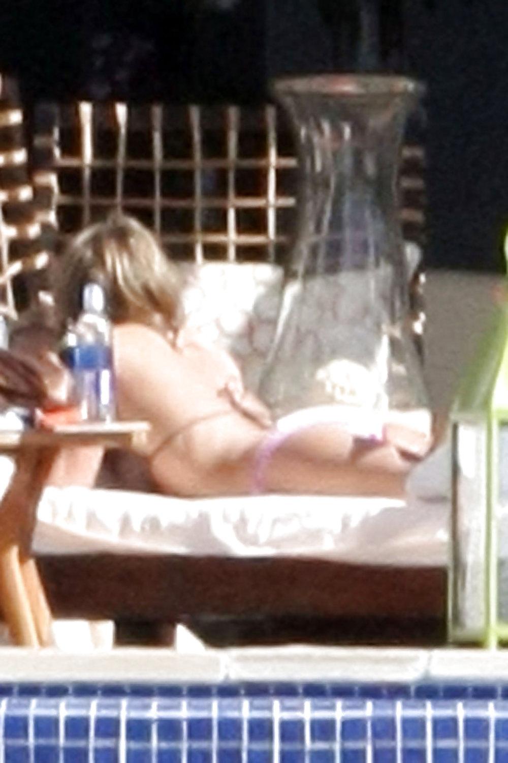 25P Best Of Jennifer Aniston