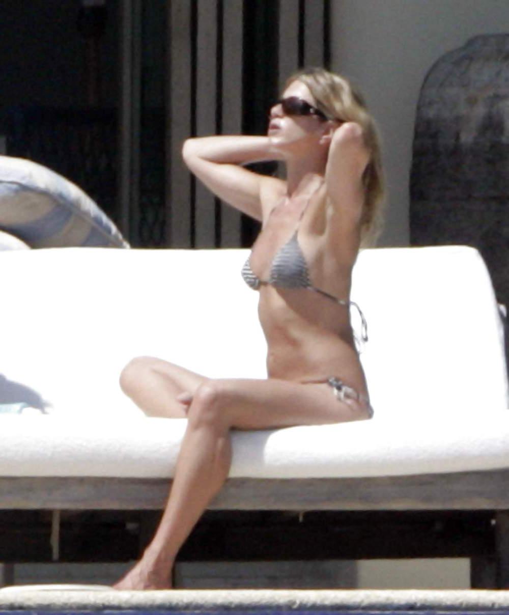 25P Best Of Jennifer Aniston