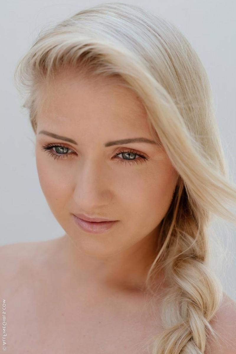 12P Natural blondie with small tits