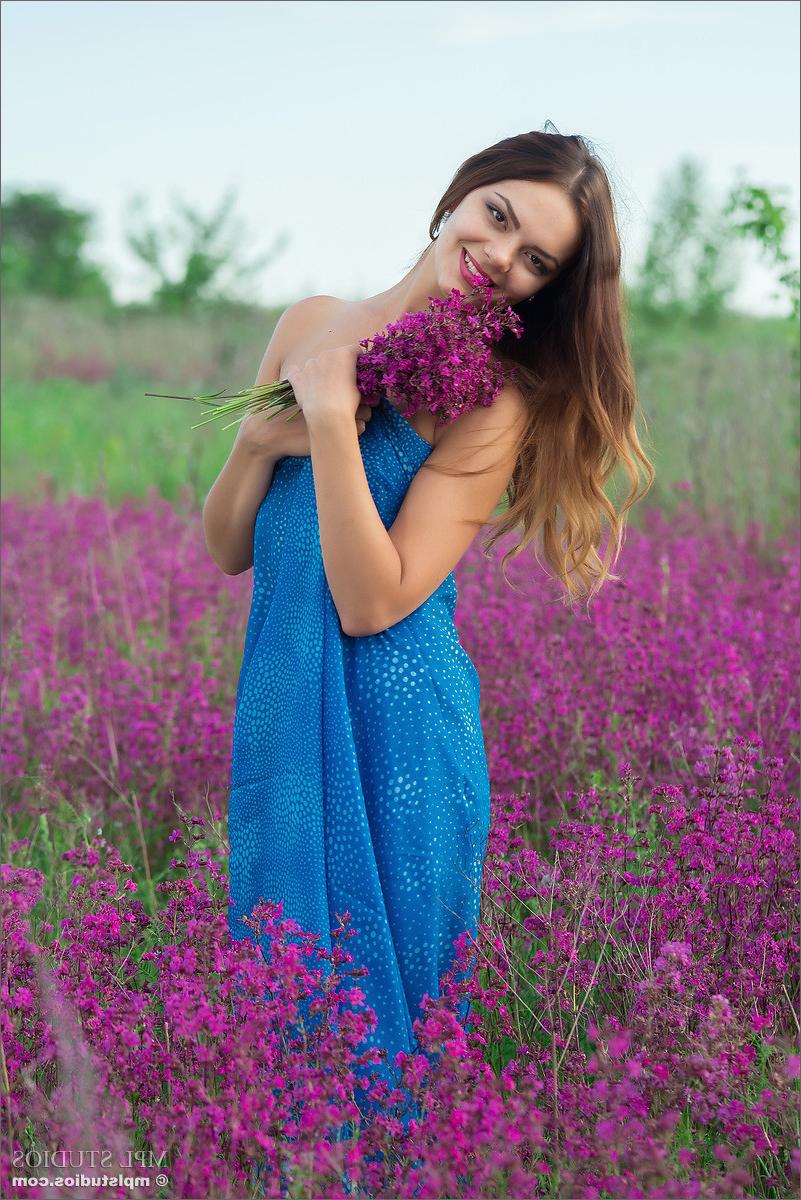 12P Luscious brunette teen Rihanna plays naked in a field of flowers