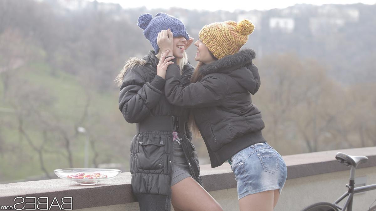 13P Lorena G and Tracy Gold licking each other