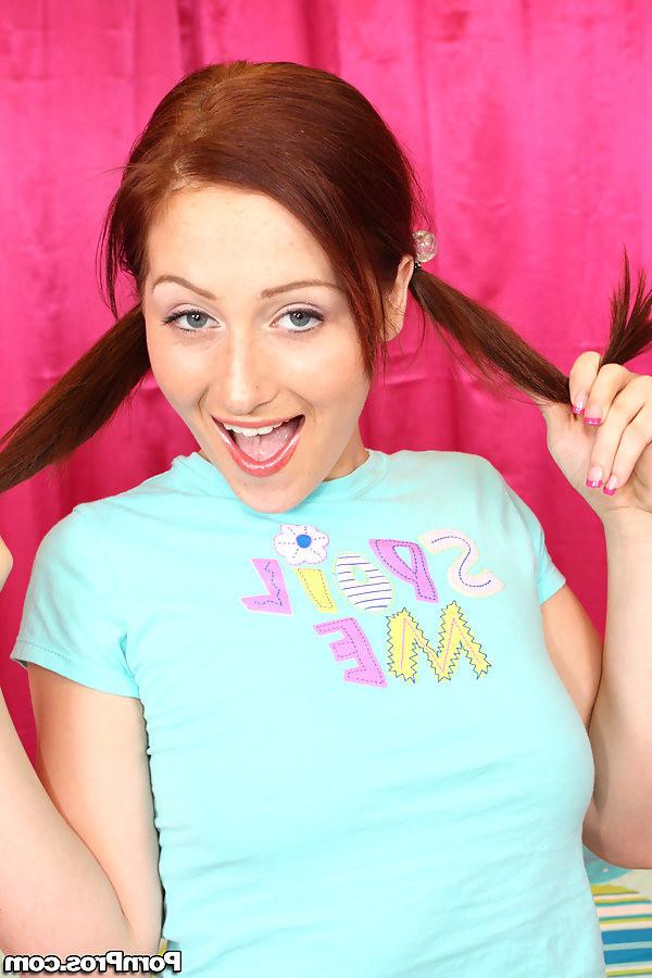 17P gorgeous redhead does a flawless sloppy blowjob and gets jizzed