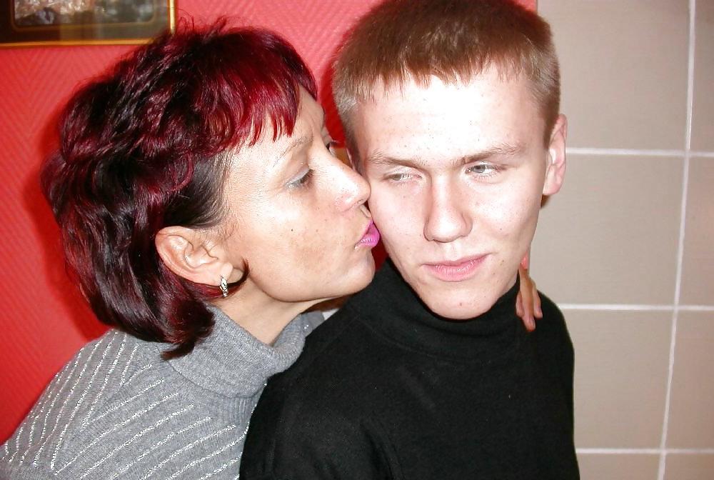 15P Mom want to have sex with her son's friend