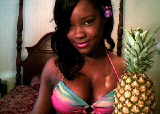 15P Naughty and hot selfpics taken by an amateur ebony chick