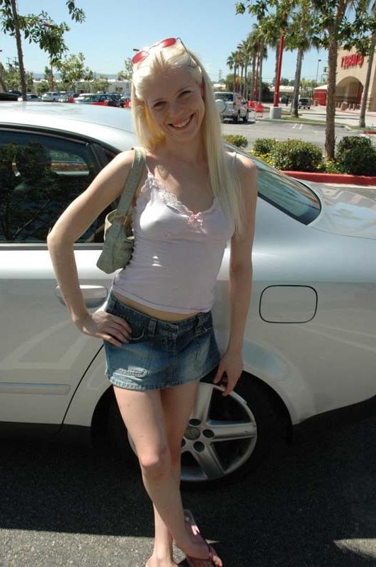 16P Blonde chick sucking many cocks in a gangbang group