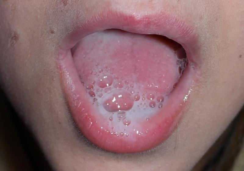 15P Wild chick sucking on a cock and filling her mouth with jizz