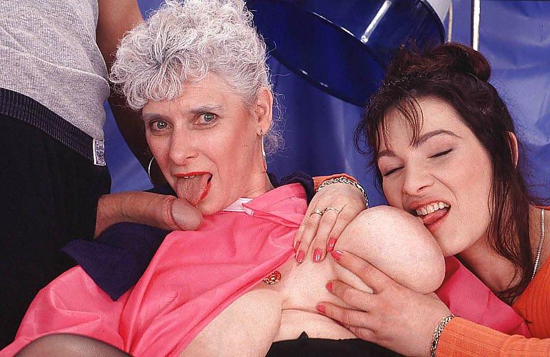 19P Old granny getting poked with her friend watching