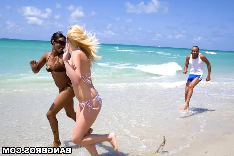 16P Ramon was looking ridiculous with his cock about to bust out of his speedo, so w