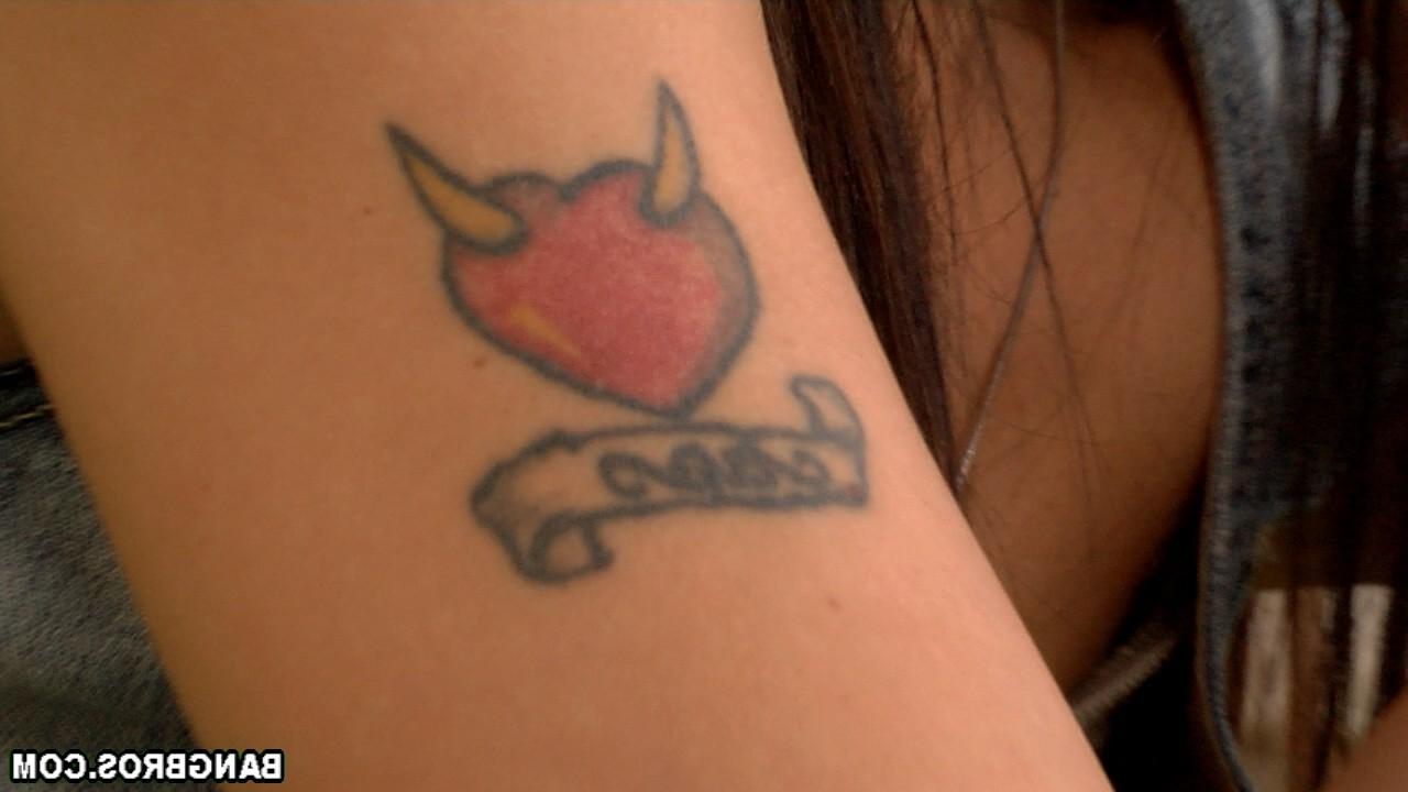 15P See this petitedarlin'g get mega cock plowed.