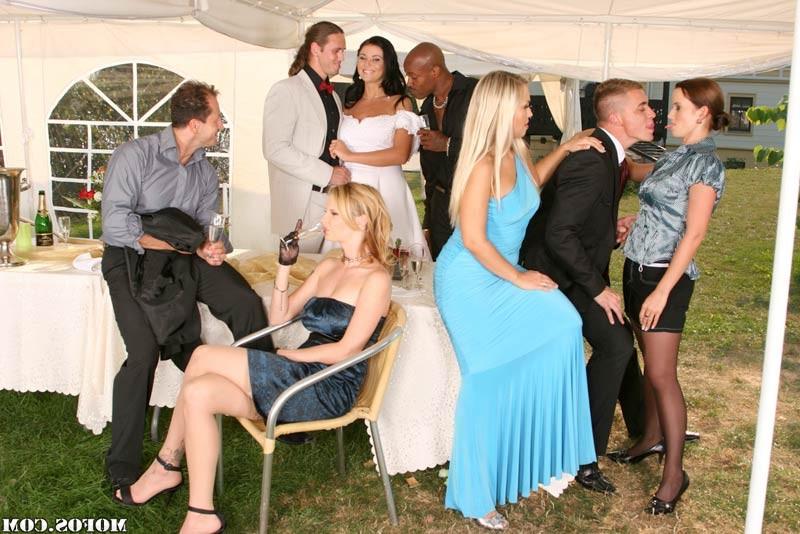 17P Sluts fucking hard sex and sucking outdoors on wedding