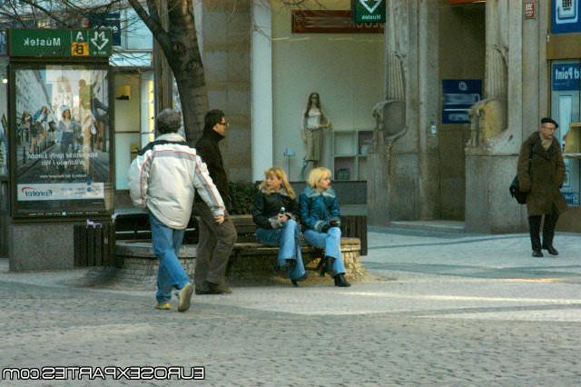 15P Hot euro babes givin it up gang bang style