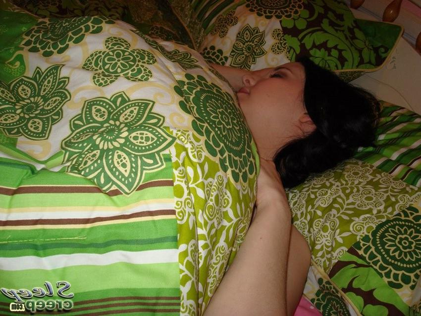 16P beautiful brunette getting fucked while sleeping
