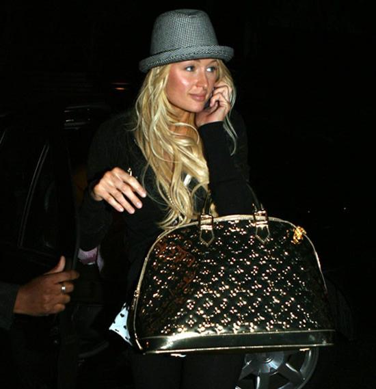16P Paris Hilton with sister in lingerie have sex paparazzi pics