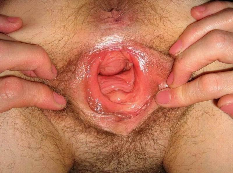 16P hairy granny showing her up close