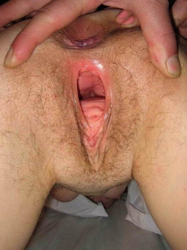 16P hairy granny showing her up close