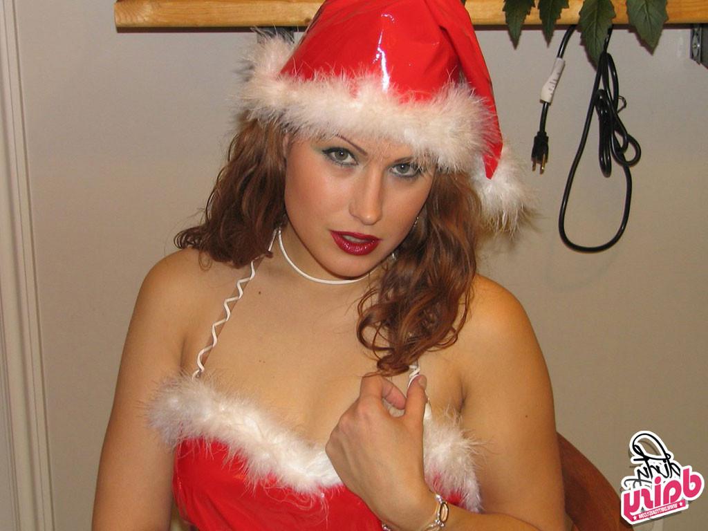 15P This sexy santa Daisy sucking cock and getting a sloppy facial