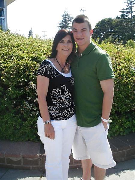 25P Real mom son's friend couple