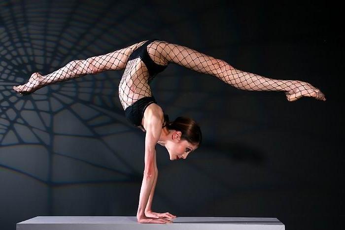 16P very skinny girls showing off their goodies