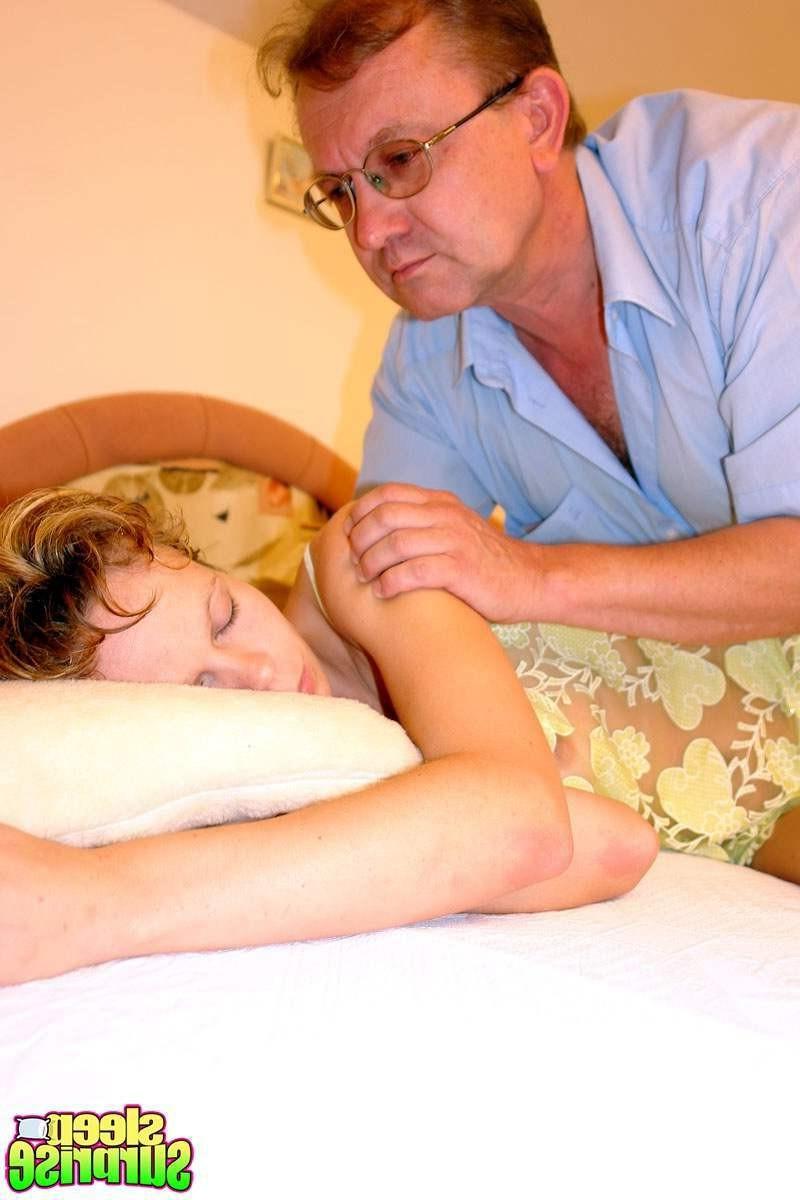 14P Old guy fucking a sleeping teen