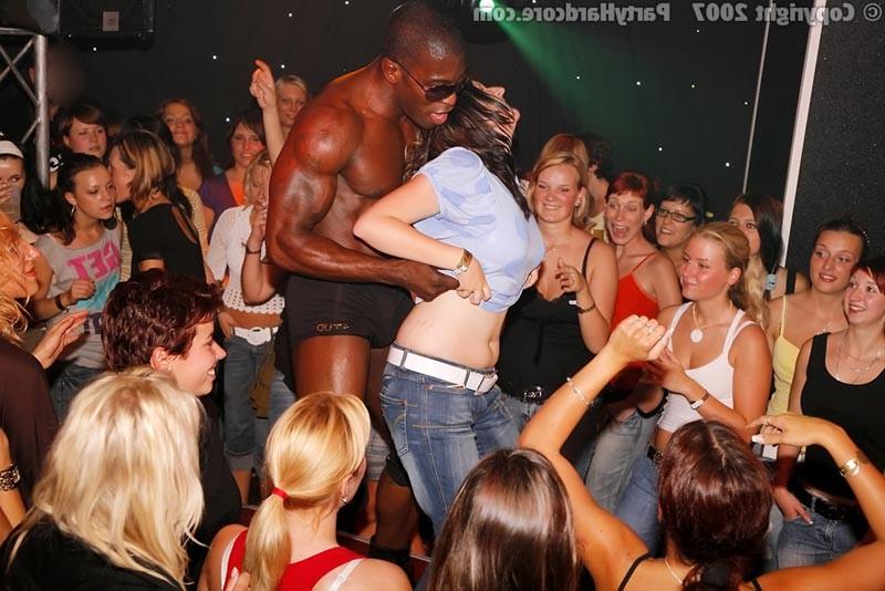 15P Amateur babes interracial reverse gangbang w/ strong black
