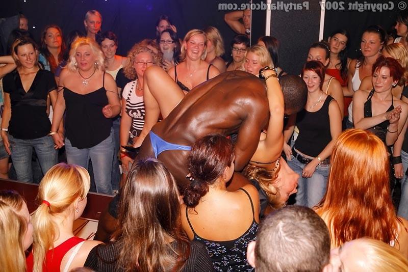 15P Amateur babes interracial reverse gangbang w/ strong black