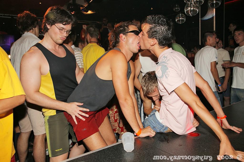 15P Cute homosexual hotties enjoy snorkeling solid schlongs