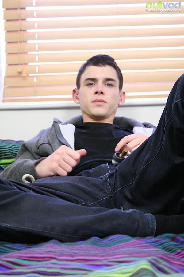 15P Sexy twink Aaron Aurora stroking his hard huge cock!