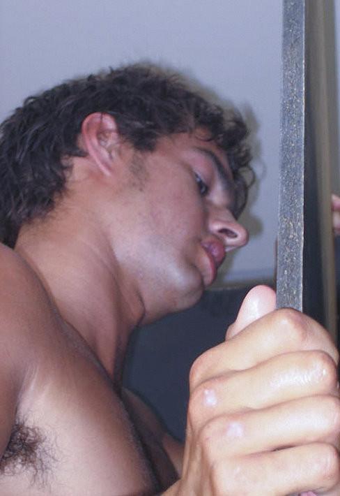 20P Intergenerational threesome glory hole facial deal