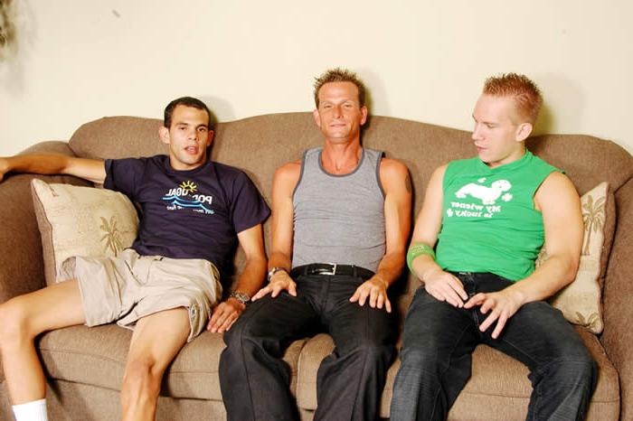 16P Studs with huge cock having threesome