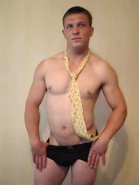 13P Muscular hunk with a huge cock