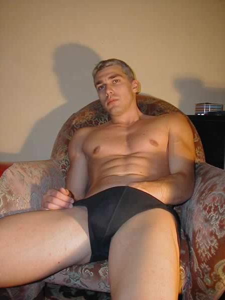 13P Muscula hunk showing his huge cock