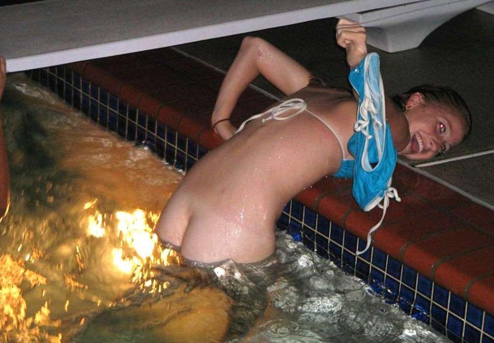 16P Amateur pics of horny girls being caught doing nasty things
