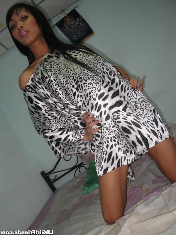 15P Hot Ladyboy Girlfriend Flashing Her Huge Cock