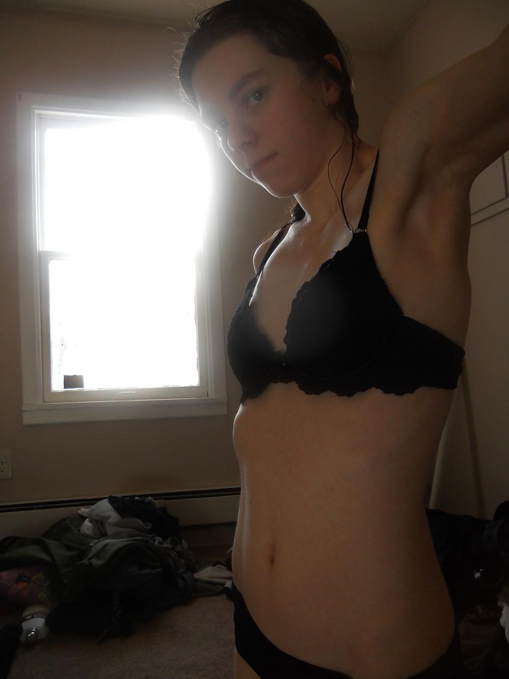 10P Skinny slut girlfriend