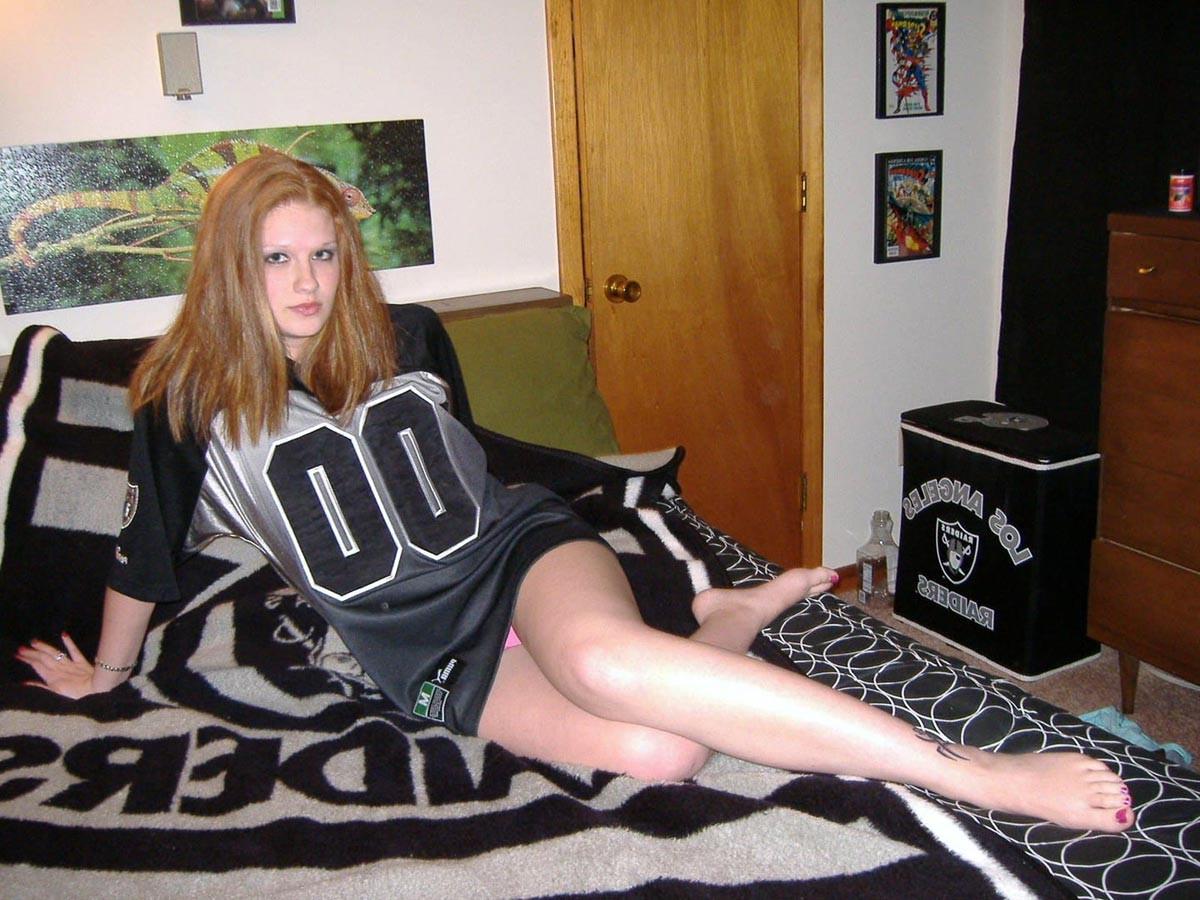 20P Amateur redhead girlfriend sucking a huge cock