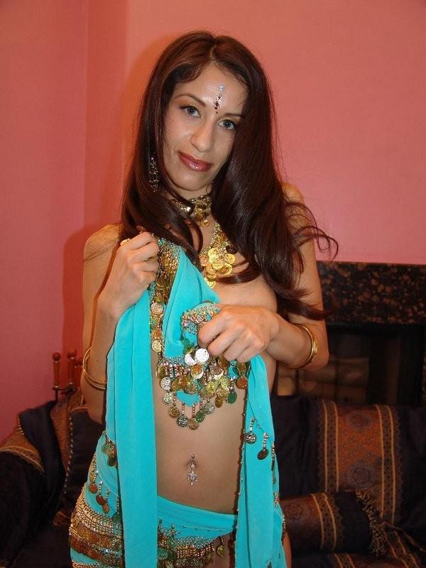16P Horny indian Aruna gets her pussy stuffed with a huge cock before she sucks it o