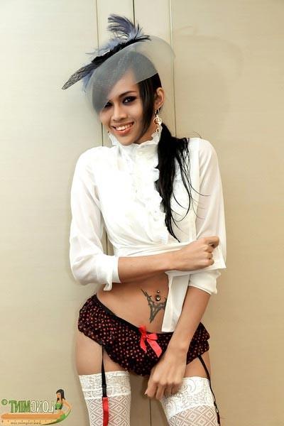 15P Artsy ladyboy wanks her surprise monster cock