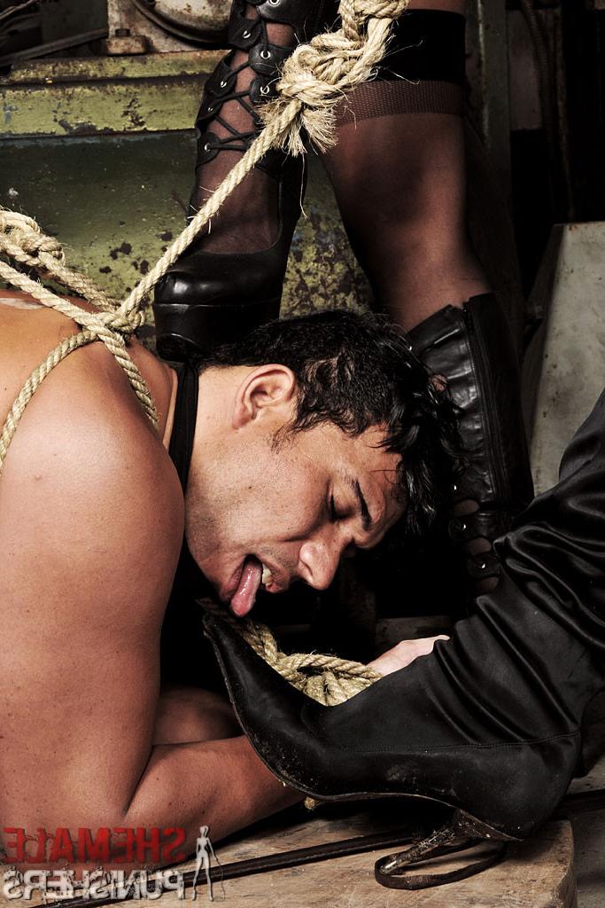 15P A slave banged by a gang of shemale dommes