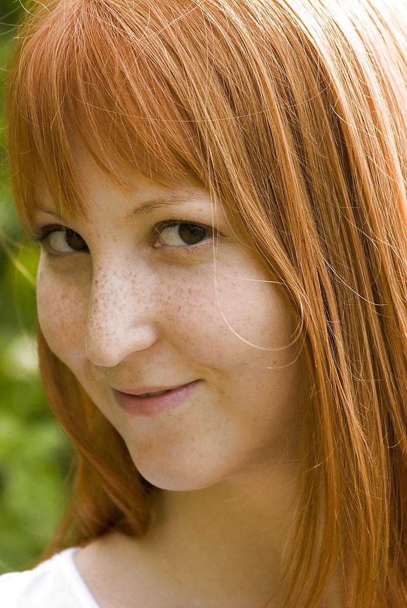 15P Slim Redhead Beauty