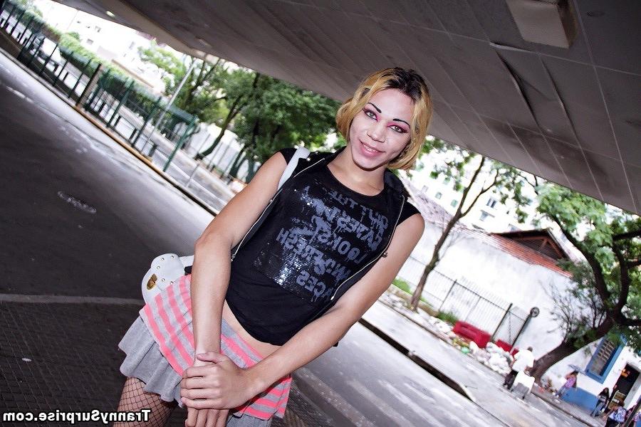 20P Hello gringos Today we bring you Lady. She had a nice huge cock and Hygor loved 