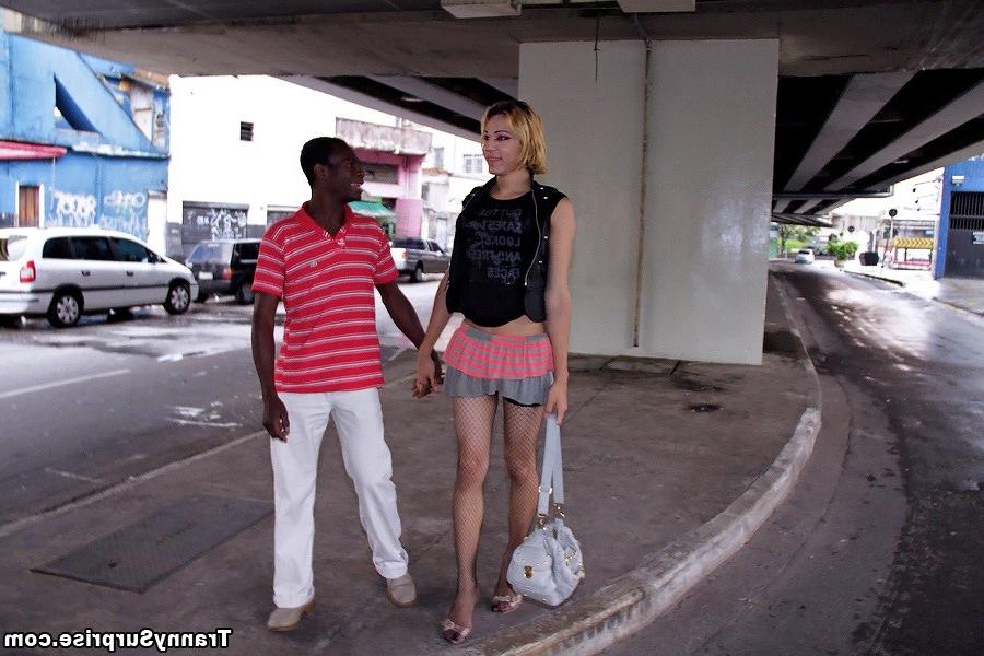 20P Hello gringos Today we bring you Lady. She had a nice huge cock and Hygor loved 
