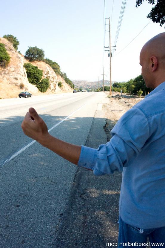 15P Hot TS Gang Fucking one guy on the side of the road