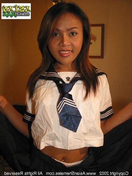 14P Cute asian ladyboy plays with her huge cock