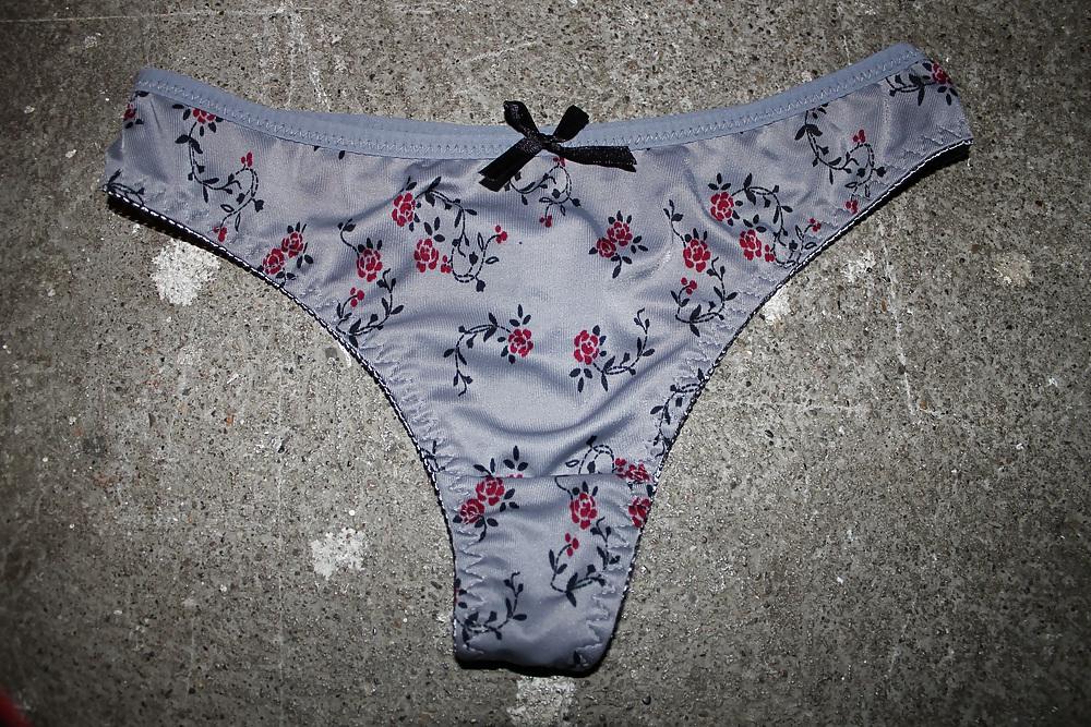 18P Thong of Sister