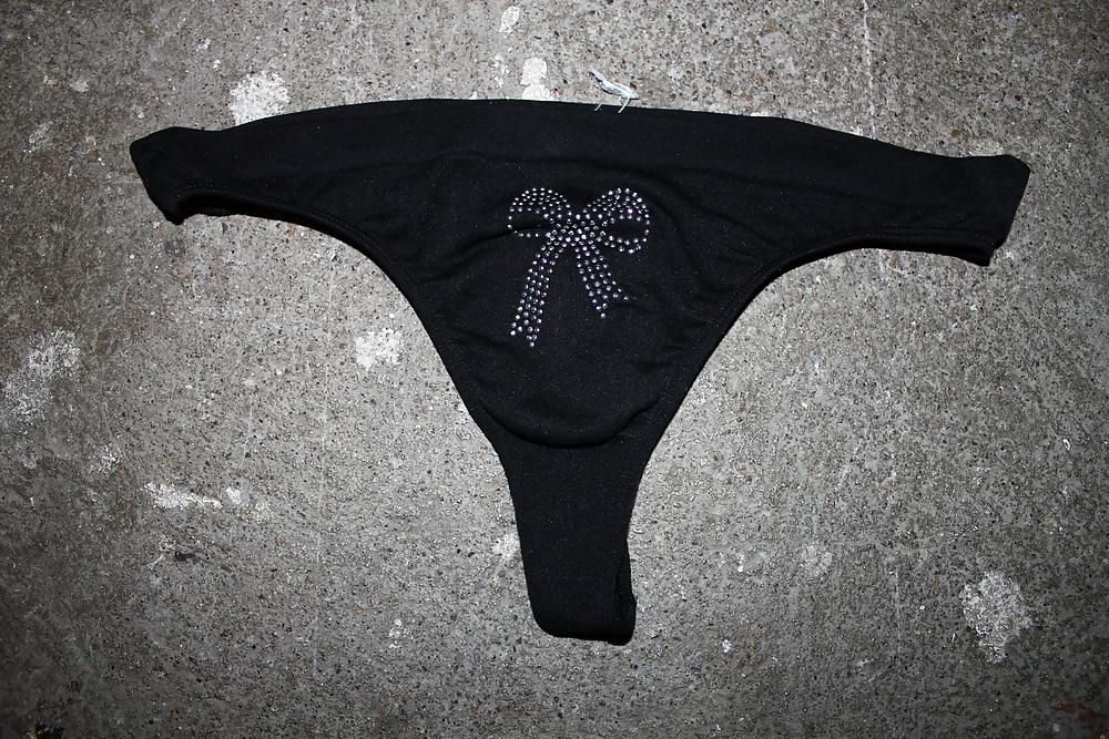 18P Thong of Sister