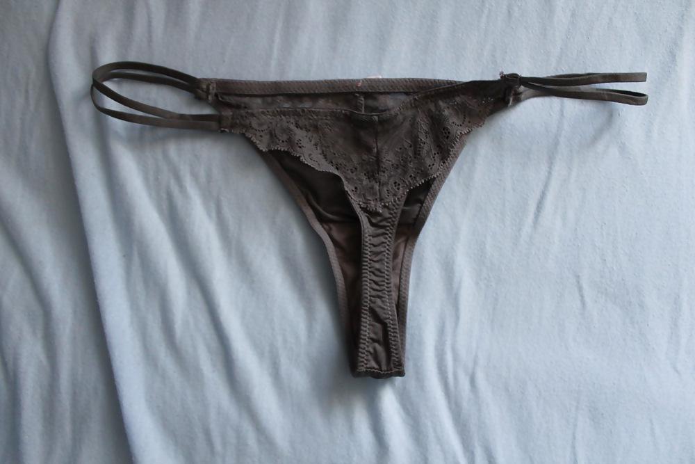 18P Thong of Sister