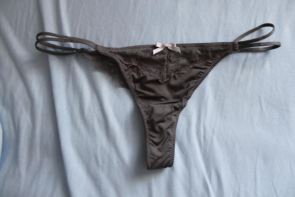 18P Thong of Sister