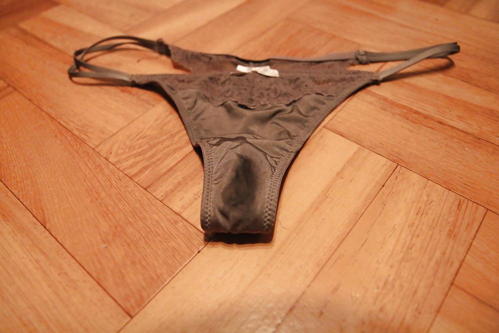 18P Thong of Sister
